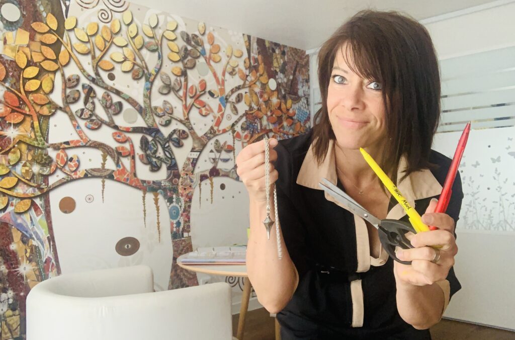 coralie-serra-sourire-energies-Le-pouvoir-des-pensees-psycho-energetique - parcours